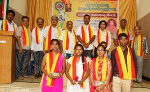 ಶಿಡ್ಲಘಟ್ಟದ ನಗರೇಶ್ವರ ಕಲ್ಯಾಣಮಂಟಪದಲ್ಲಿ ಭಾನುವಾರ ನಡೆದ ಕ.ಸಾ.ಪ ತಾಲ್ಲೂಕು, ಹೋಬಳಿ ಘಟಕಗಳ ಪದಗ್ರಹಣ ಹಾಗೂ ಅಭಿನಂದನಾ ಕಾರ್ಯಕ್ರಮದಲ್ಲಿ ಎಸ್.ಎಸ್.ಎಲ್.ಸಿ ಪರೀಕ್ಷೆಯಲ್ಲಿ ತಾಲ್ಲೂಕಿಗೆ ಹೆಚ್ಚು ಅಂಕಗಳನ್ನು ಪಡೆದ ವಿದ್ಯಾರ್ಥಿ ಮತ್ತು ಕನ್ನಡ ವಿಷಯದಲ್ಲಿ ೧೨೫ ಅಂಕಗಳಿಗೆ ೧೨೫ ಅಂಕಗಳನ್ನು ಪಡೆದಿರುವ ವಿದ್ಯಾರ್ಥಿಗಳನ್ನು ಸನ್ಮಾನಿಸಲಾಯಿತು.