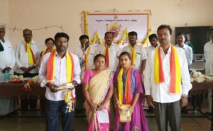 ತಾಲ್ಲೂಕು ರಾಷ್ಟ್ರೀಯ ಹಬ್ಬಗಳ ಆಚರಣಾ ಸಮಿತಿಯ ವತಿಯಿಂದ ಏರ್ಪಡಿಸಲಾಗಿದ್ದ 61 ನೇ ವರ್ಷದ ಕನ್ನಡ ರಾಜ್ಯೋತ್ಸವ ಕಾರ್ಯಕ್ರಮದಲ್ಲಿ ತಾಲೂಕು ಕಸಾಪ ವತಿಯಿಂದ ಕನ್ನಡ ಭಾಷೆಯಲ್ಲಿ ಶೇ 100 ರಷ್ಟು ಅಂಕಗಳನ್ನು ಪಡೆದ ವಿದ್ಯಾರ್ಥಿಗಳಿಗೆ ಪ್ರಶಸ್ತಿ ಹಾಗು ಪ್ರಮಾಣಪತ್ರ ನೀಡಿ ಗೌರವಿಸಲಾಯಿತು.
