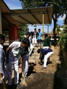 ದೆಹಲಿ ಪಬ್ಲಿಕ್‌ ಶಾಲೆಯ ಒಂಬತ್ತನೇ ತರಗತಿಯ ಎನ್‌ಎಸ್‌ಎಸ್‌ ವಿದ್ಯಾರ್ಥಿಗಳಿಂದ ಮಳ್ಳೂರಿನಲ್ಲಿ ನಡೆದ ಸ್ವಚ್ಛತಾ ಅಭಿಯಾನ.