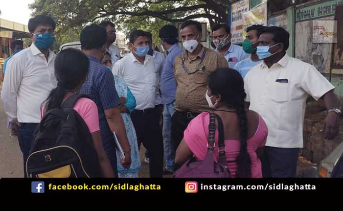 20apr2 Tehsildar visit melur hittalahalli - covid cases increase sidalaghatta