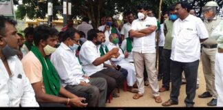 Railway Underpass Waterclogging Clearance PRotest