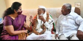 Freedom fighter Melur Naganna Felicitation By Chikkaballapur DC R Latha