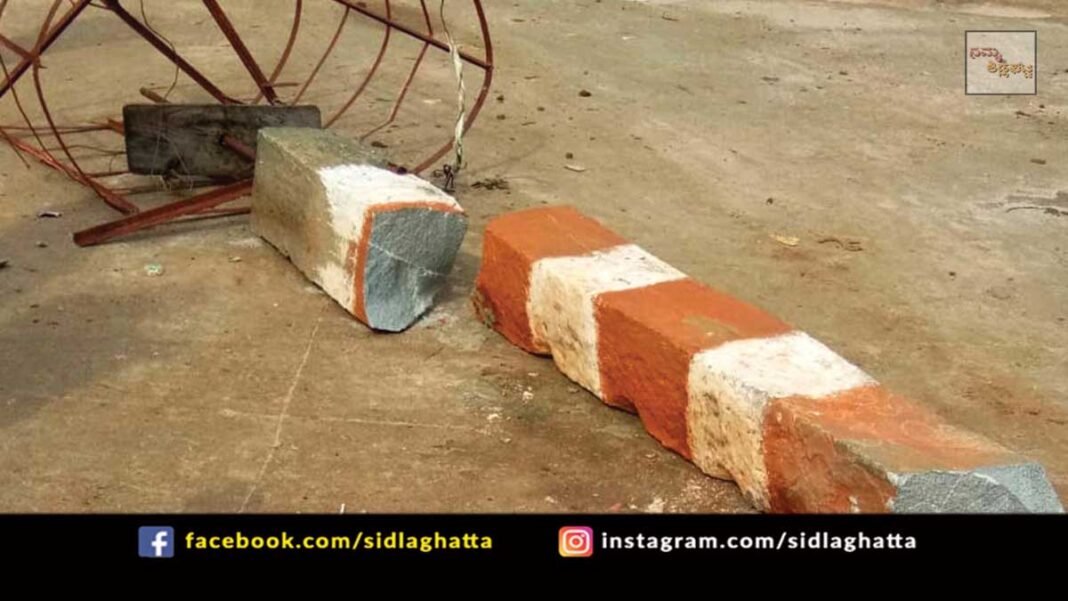 20oct1 Sidlaghatta Goramadugu Venugopalaswamy Temple Utlu Pillar damage