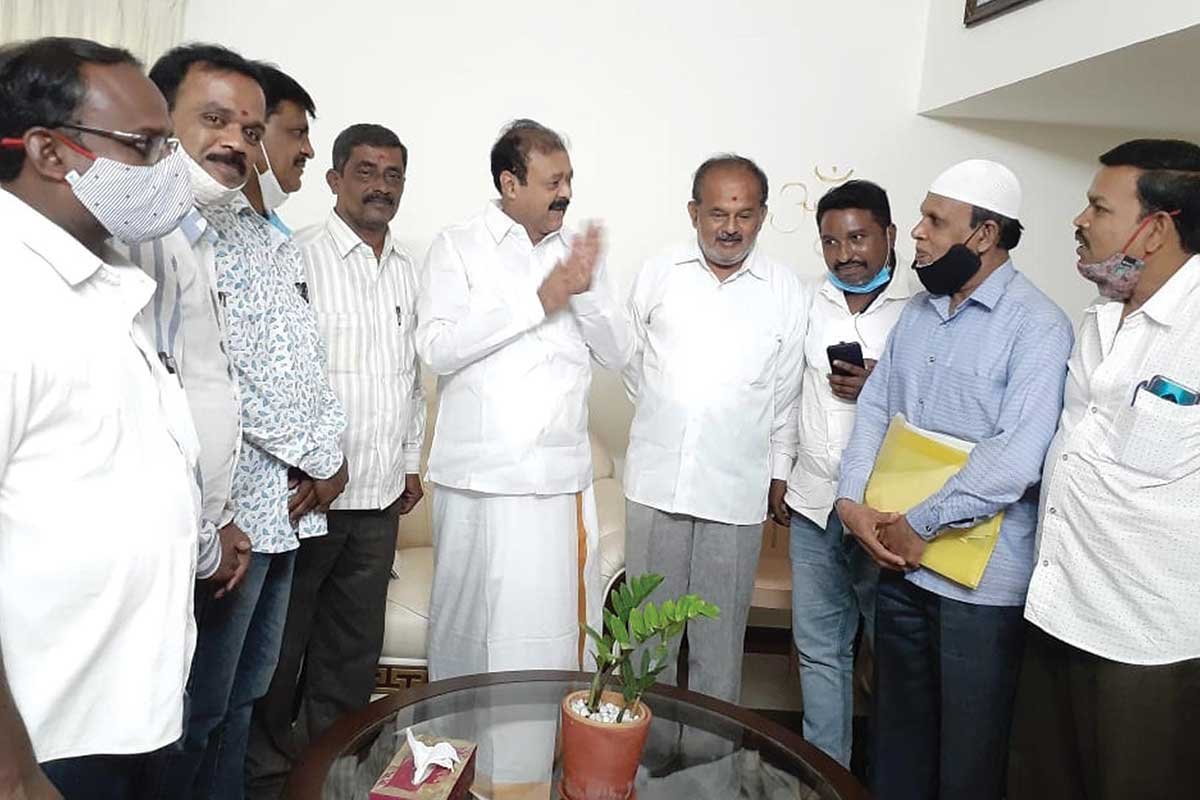 Silk Reelers Sidlaghatta Minister Meet