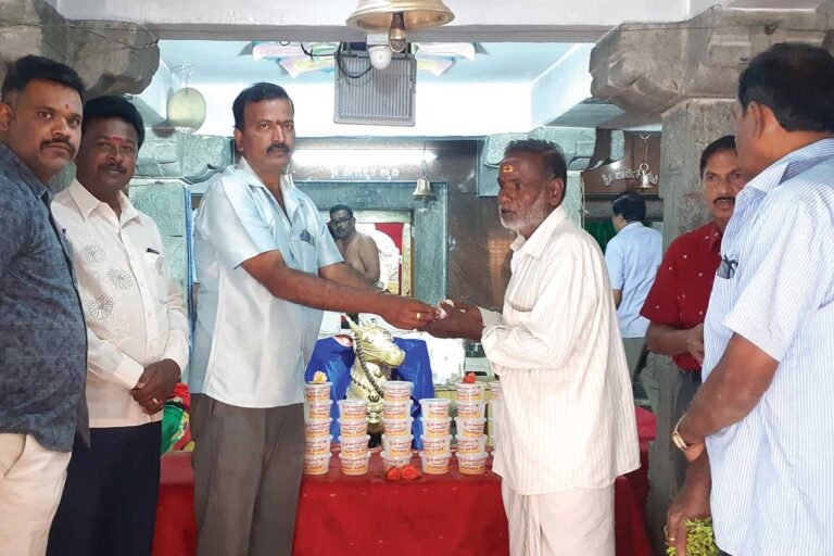 Sidlaghatta Shivaratri Ganga Jal Distribution