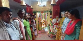 Villagers gather at the Gummanahalli Kambadanjaneya Swamy Temple for the anniversary celebration