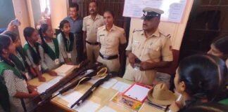 Sidlaghatta Sri Saraswathi Convent Students Police Station Visit