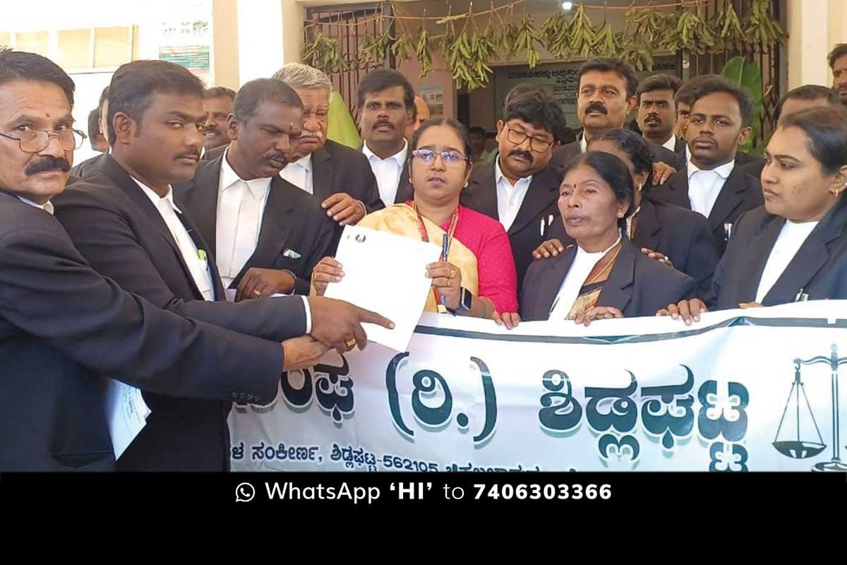 19Feb24Sd2b Sidlaghatta Lawyers protest Ramanagara police FIR