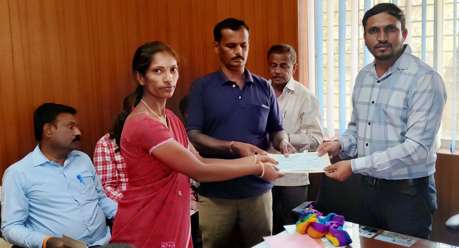 09SDL7 Kochimul Insurance Cheque Distribution