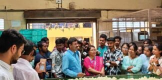 Sidlaghatta Cocoon Market GKVK Students visit