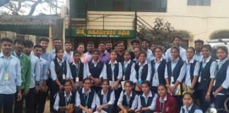 University Students Cocoon Market Visit