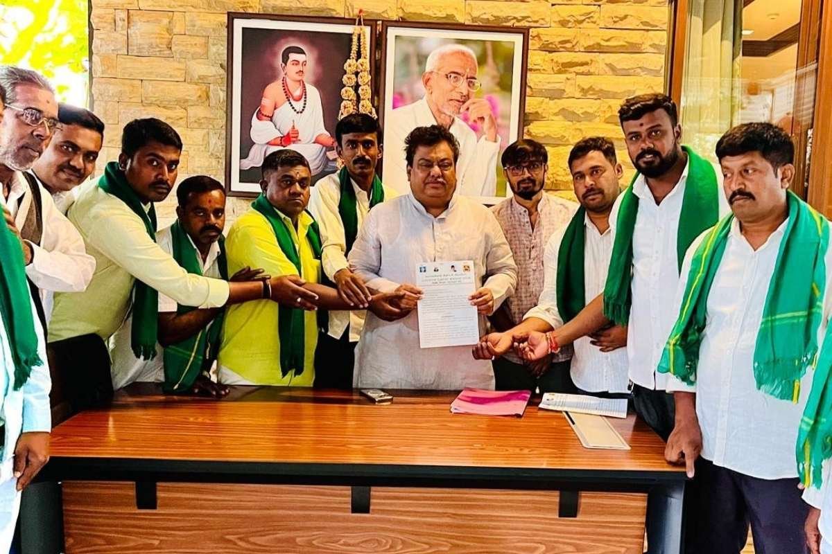 4julys1 Sidlaghatta Jangamakote KIADB Farmers Land MB Patil