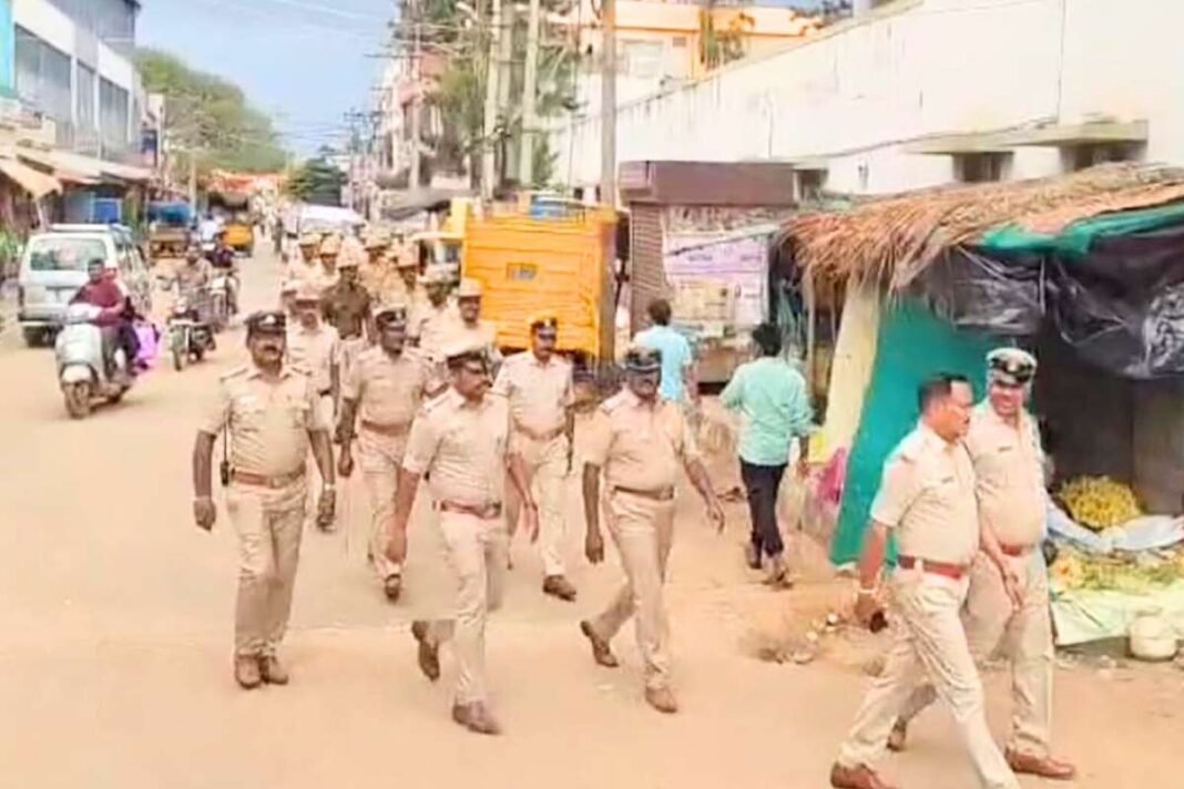 28augs1 Sidlaghatta Gowri Ganesha Eid Milad Festival Police Marchpast