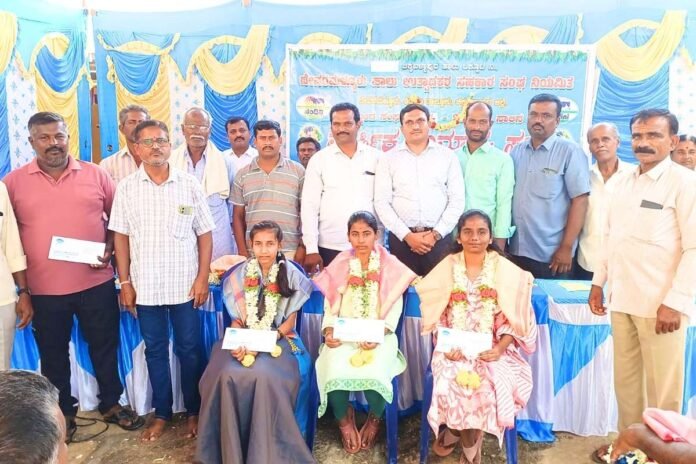 Sidlaghatta Devaramallur Milk Dairy records 7 lakh profit