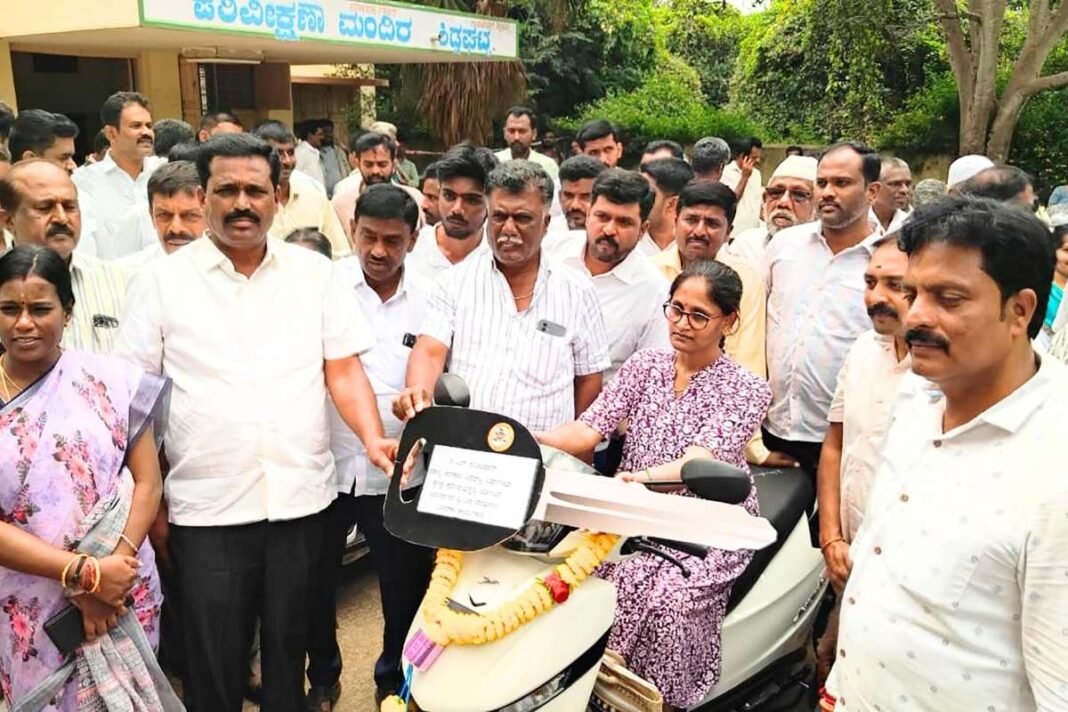 29augs3 Tricycle distribution for Specially Abled