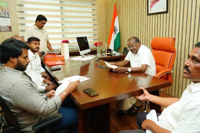 Sidlaghatta MLA B N Ravikumar H D Kumaraswamy