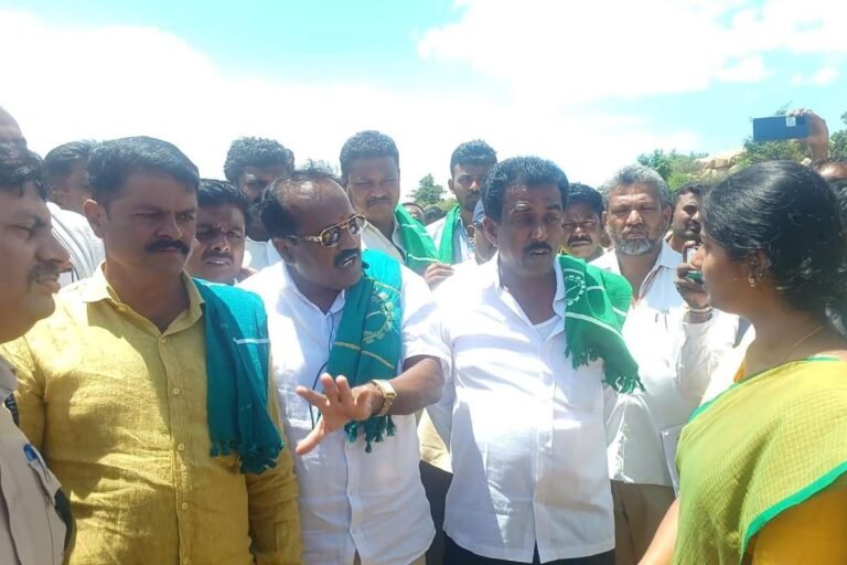 Sidlaghatta Survey Forest department officers Farmers Clash