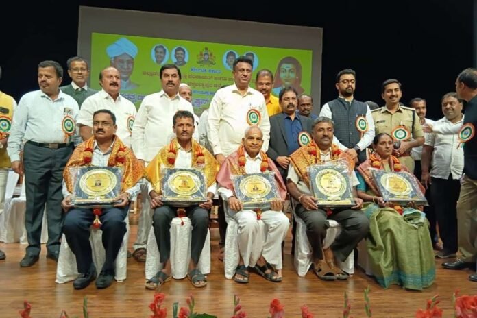 Sidlaghatta Dolphins Group of educational Institutions best Management Award