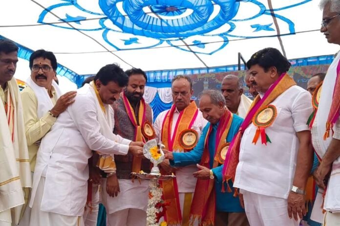 Talakayalabetta Brahmin community achievers Felicitation