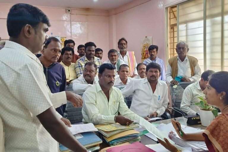 Sidlaghatta Dalit Leaders Tehsildar grievances meeting