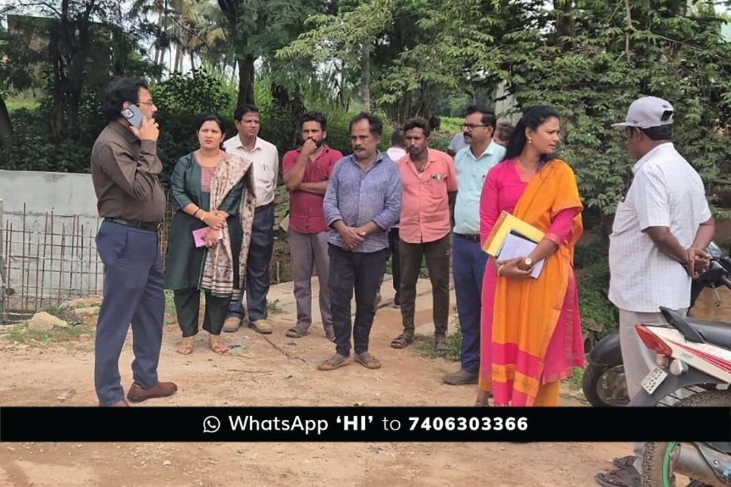 14octs1 DC Sidlaghatta Rajakaluve repair Inspection