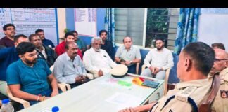 ಶಿಡ್ಲಘಟ್ಟದಲ್ಲಿ ಶಾಲಾ ವಾಹನಗಳ ಸುರಕ್ಷತೆ ಕುರಿತು ಪೊಲೀಸರ ಸಭೆ, ಚಾಲಕರ ದಾಖಲೆ ಪರಿಶೀಲನೆಗೆ ಸೂಚನೆ Sidlaghatta Police School Transport safety Measures Meeting