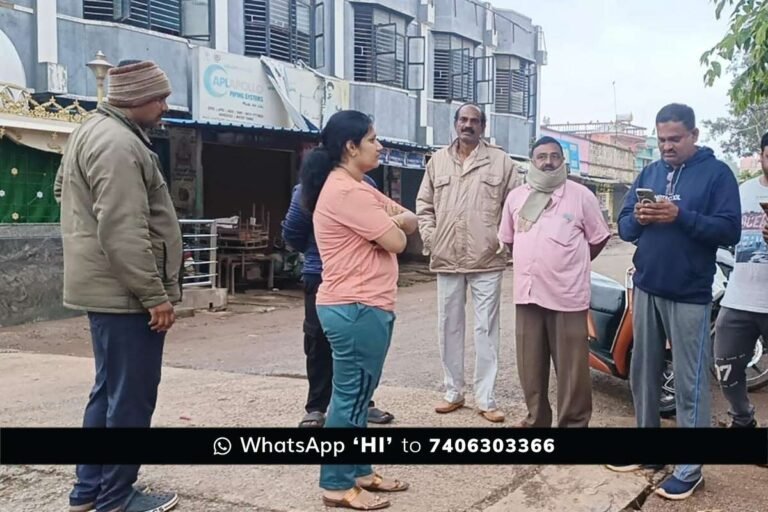 Sidlaghatta Municiapal commissioner visits Rain affected areas