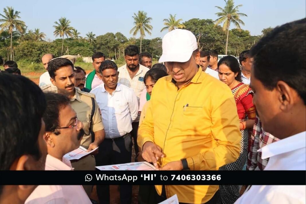 Dr M C Sudhakar Sidlaghatta Hitech Cocoon Market Inspection