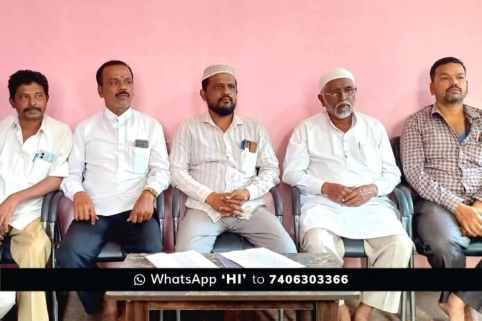 Sidlaghatta CM Siddaramaiah Visit Silk Reelers Protest