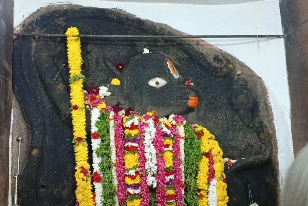Sidlaghatta Kundalagurki Hill Sri Varadanjaneya Swamy Temple