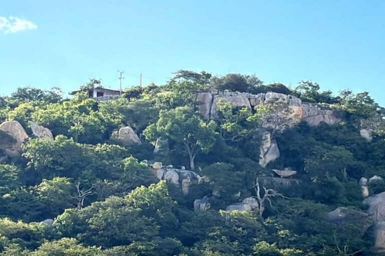Sidlaghatta Kundalagurki Hill Sri Varadanjaneya Swamy Temple