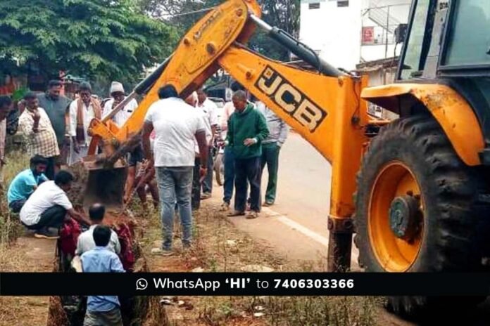 Sidlaghatta Melur youth rescue cow fallen to drain