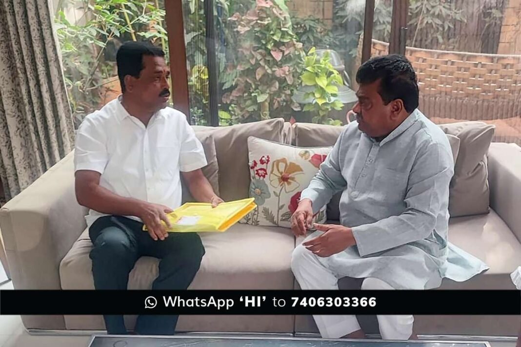 MLA B N Ravikumar with M B Patil Discussing KIADB Farmers Land