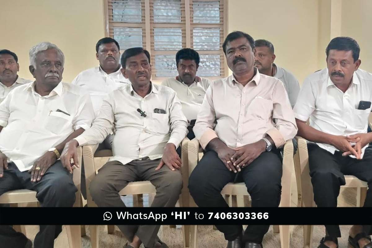 Sidlaghatta JDS leaders addressing the press meet