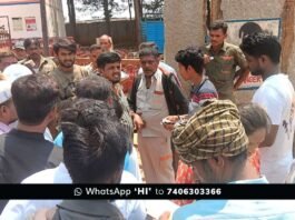 Sidlaghatta LPG Scarcity people stand in que