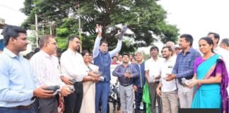 SIR ಮತದಾರರ ಪಟ್ಟಿ ಪರಿಷ್ಕರಣೆ: ಕಡ್ಡಾಯ ಭಾಗವಹಿಸುವಿಕೆಗೆ ಕರೆ Sidlaghatta SIR Voter List Awareness Jatha Chikkaballapur District