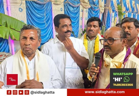 MLA-Ravikumar-Minister-Muniyappa-Muttur-Temple-Event