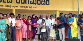 ಶಾಲಾ ಹಳೆಯ ವಿದ್ಯಾರ್ಥಿಗಳಿಂದ ಟ್ರ್ಯಾಕ್ ಸೂಟ್ ವಿತರಣೆ: ಸರ್ಕಾರಿ ಶಾಲೆಗೆ ಕೊಡುಗೆ Melur Government High School Alumni Track Suit Distribution
