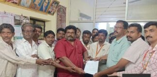 ಗುತ್ತಿಗೆ ನೌಕರರಿಂದ ರೇಷ್ಮೆ ಉಪ ನಿರ್ದೇಶಕರಿಗೆ ಮನವಿ ಸಲ್ಲಿಕೆ