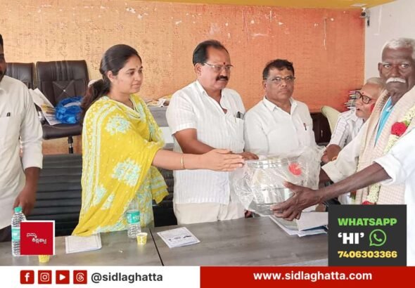 Dibburahalli-Milk-Cooperative-Annual-Meeting-Bonus-Distribution