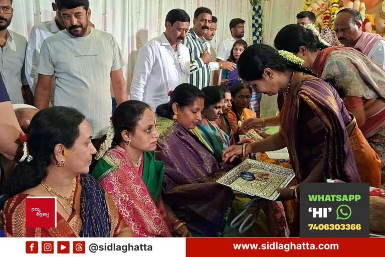 Kambadahalli-Tavarina-Siri-Ganeshotsava-Women-Reunion