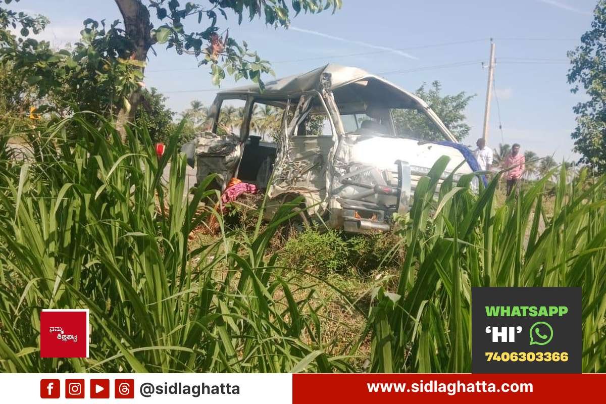 NH-234-Hosahalli-Gate-Wrecked-Omni-Car-Accident