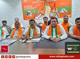 BJP district president Seekal Ramachandra Gowda and leaders at press meet announcing B.Y. Vijayendra visit to Sidlaghatta