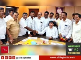 DCC Bank president Kothur Manjunath with silk growers cooperative society office-bearers after Rs 6 crore loan sanction