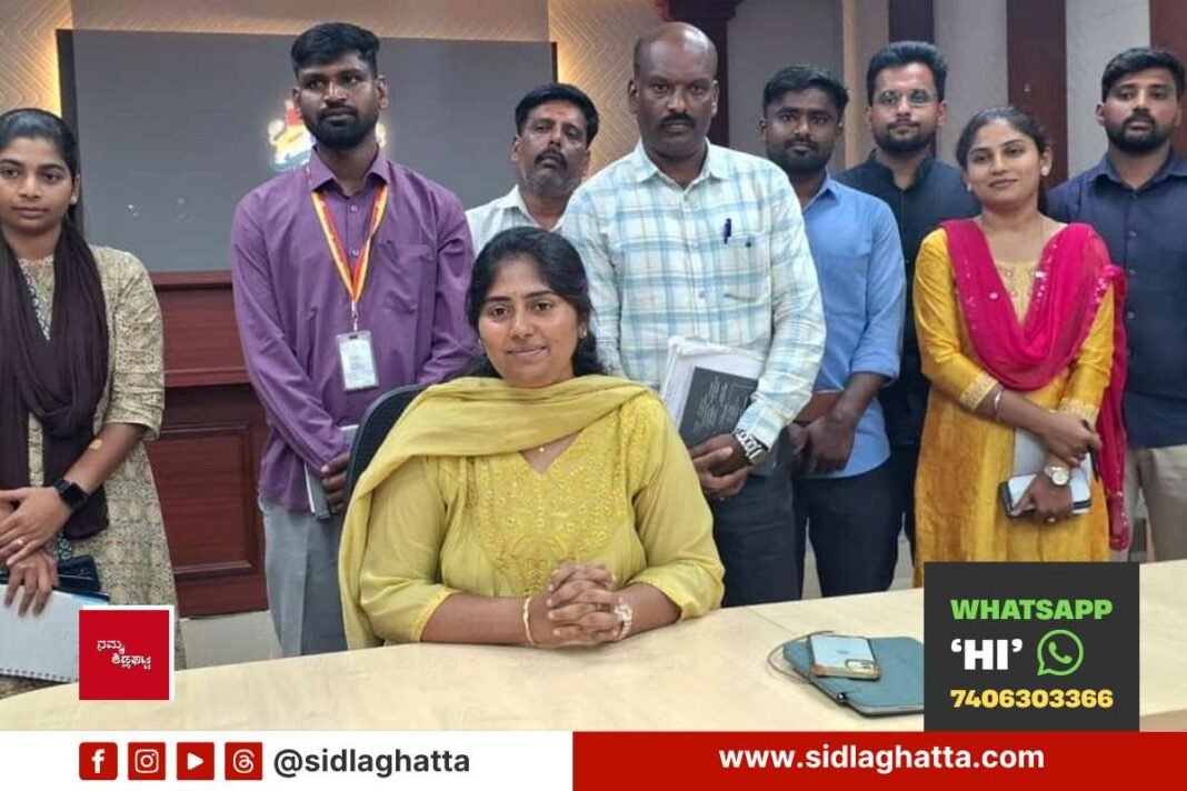 Tahsildar Gaganasindhu addressing a press conference on Prajaseva Andolana application disposal, Sidlaghatta taluk office