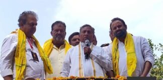 SIR ಲೋಪ ಸರಿಪಡಿಸಿ, ಅರ್ಹ ಮತದಾರರು ಹೊರಗುಳಿಯದಂತೆ ಕ್ರಮ ಕೈಗೊಳ್ಳಿ: ಸಚಿವ ಕೆ.ಎಚ್. ಮುನಿಯಪ್ಪ ಒತ್ತಾಯ Sidlaghatta Minister K H Muniyappa speaking at Ganesha immersion festival SIR voter list