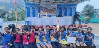 ವಾಲಿಬಾಲ್ನಲ್ಲಿ ಜಿಲ್ಲಾಮಟ್ಟದಲ್ಲಿ ಪ್ರಥಮ, ರಾಜ್ಯಮಟ್ಟಕ್ಕೆ ವಿದ್ಯಾರ್ಥಿನಿಯರ ತಂಡ ಆಯ್ಕೆ Sidlaghatta Vasavi girls volleyball team district winners selected for state level